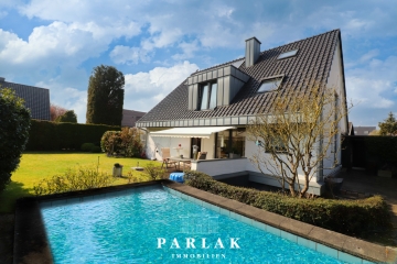 Atemberaubendes Einfamilienhaus mit Pool in exponierter Wohnlage, 47802 Krefeld / Verberg, Einfamilienhaus