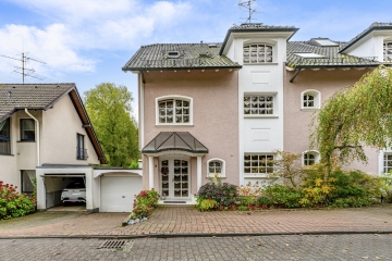 Traumhafte Doppelhaushälfte mit Einliegerwohnung, Sauna und Kamin!, 42651 Solingen, Doppelhaushälfte
