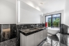 Exklusive Gartenwohnung in exklusiver Villa! - Masterbad mit freistehender Badewanne
