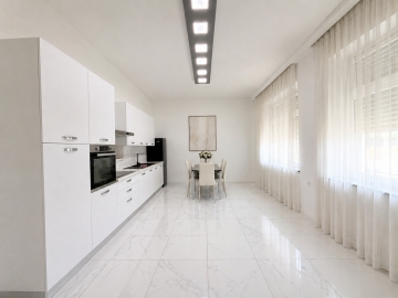 Attraktive Kapitalanlage in Toplage – Modernisierte Erdgeschosswohnung mit Terrasse!, 47803 Krefeld, Erdgeschosswohnung zum Kauf