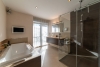 Traumhafter Walmdach-Bungalow in herausragender Lage von Ratingen-Lintorf - Luxusbad