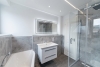 Stilvoll sanierte 4-Zimmer-Wohnung mit Sonnenbalkon in Düsseldorf-Oberkassel - Exklusives Bad