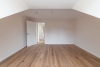 Stilvoll sanierte 4-Zimmer-Wohnung mit Sonnenbalkon in Düsseldorf-Oberkassel - Schlafzimmer2